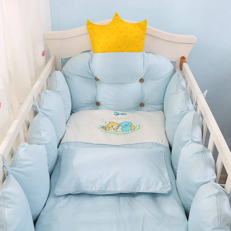 100% Cotton Crib Bed Linen Kit – Crown Design Baby Crib Bedding Set with Bumpers, Pillow, Quilt & Mattress Cover
