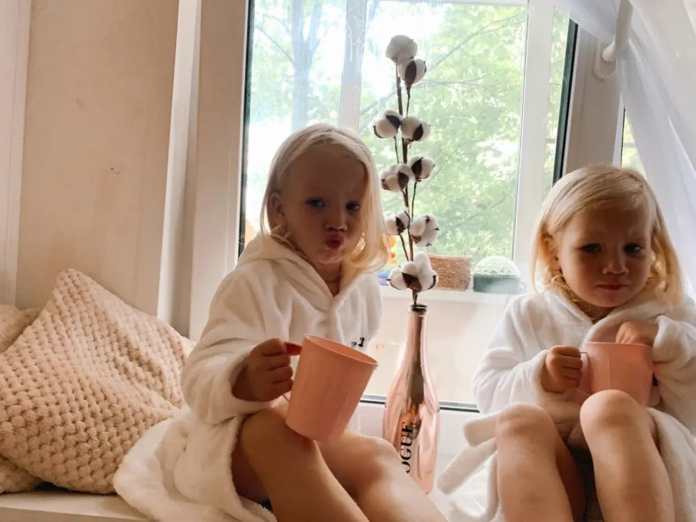 Kids Cartoon Flannel Bathrobe | Soft Unisex Children’s Robe for Boys & Girls, Cozy All-Season Sleepwear (Ages 2–8)