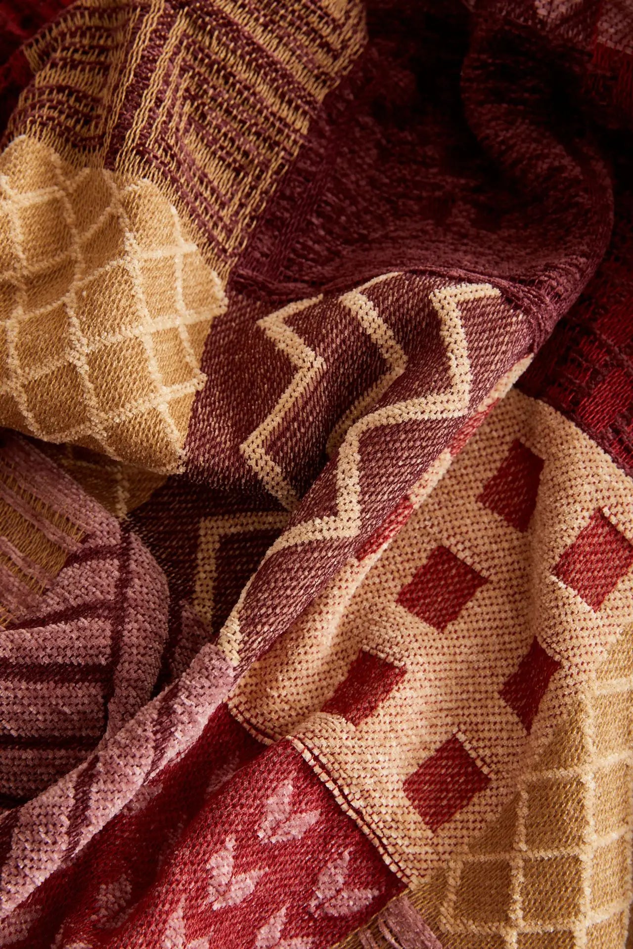 Mediterranean Bohemian Chenille Sofa Throw – Colorful Plaid Blanket with Tassels