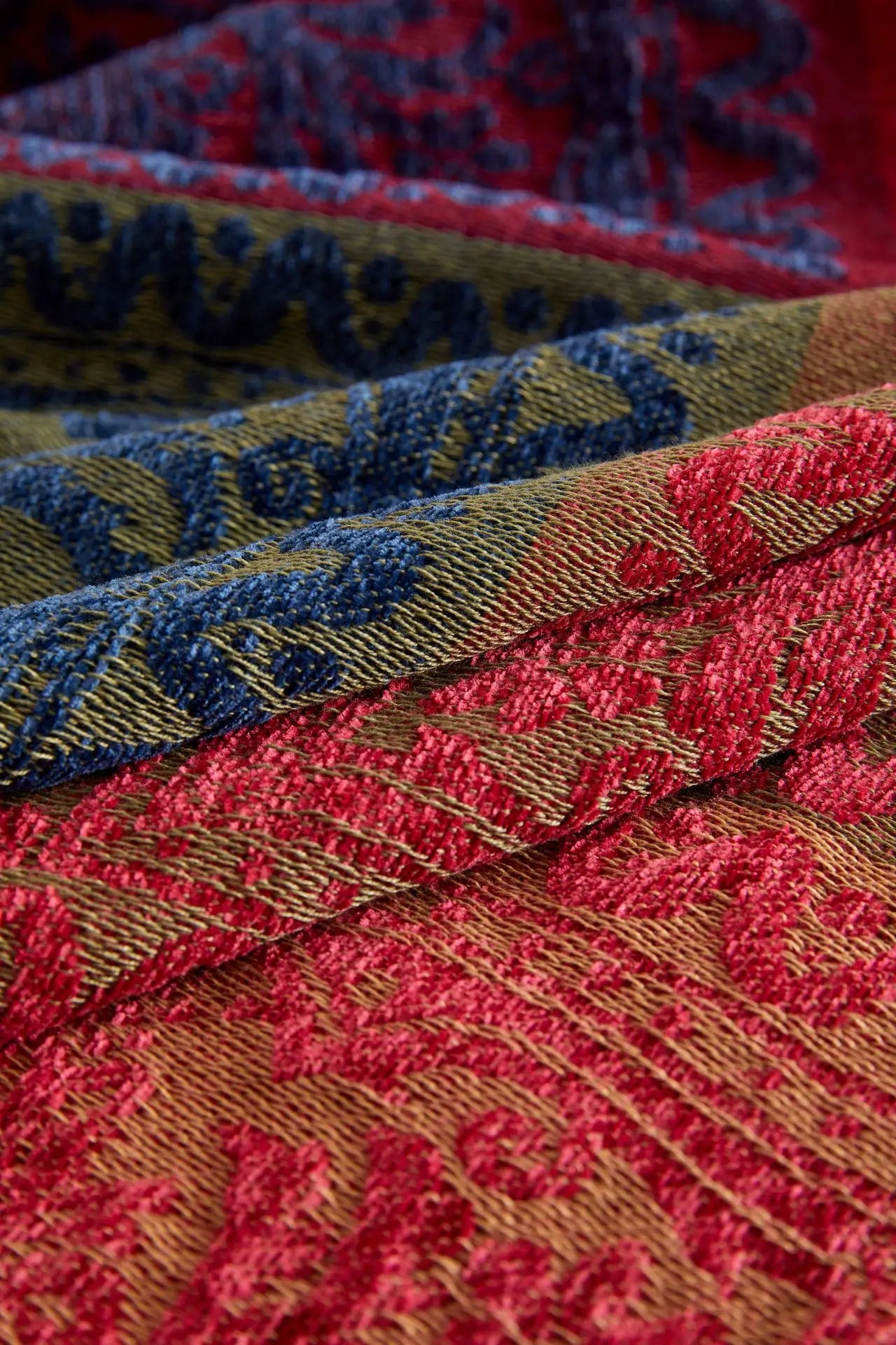 Mediterranean Bohemian Chenille Sofa Throw – Colorful Plaid Blanket with Tassels